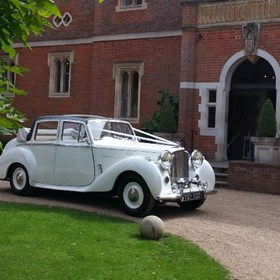 Wedding Car Hire in Surrey: Ds Wedding Cars